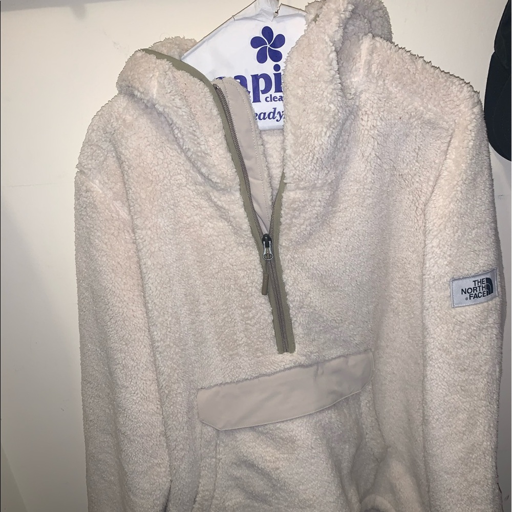 North face women’s half zip sherpa lightly worn
